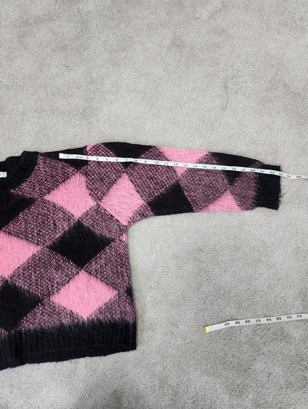ASO Emily In Paris & Taylor Swift Pink Black Plaid Sweater Oversized Fits Small - Picture 10 of 15